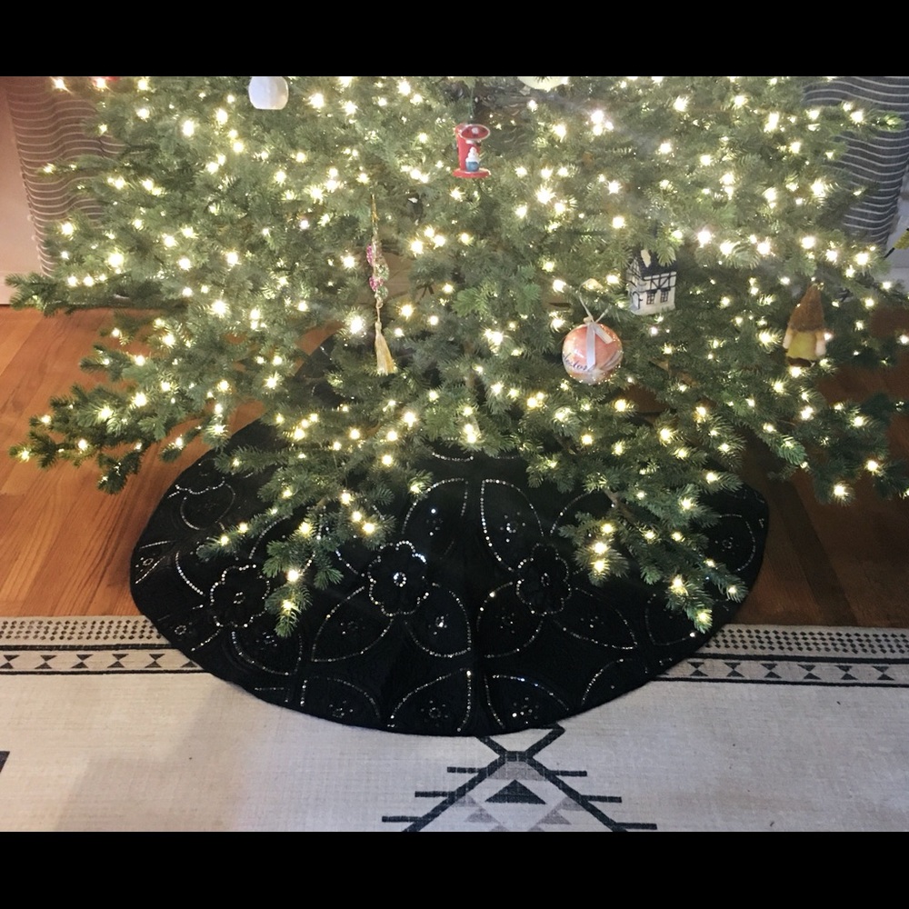 Bella Lux Black Sequin Tree Skirt